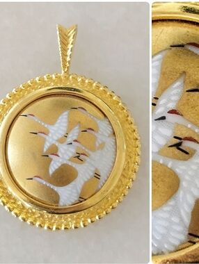 Vtg 80s Noritake Hand Painted Crane Pendant, 1.25", 22k Gold Background